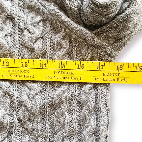 🌸Abercrombie and Fitch🌸 long sleeve gray sweater size small - Picture 8 of 10